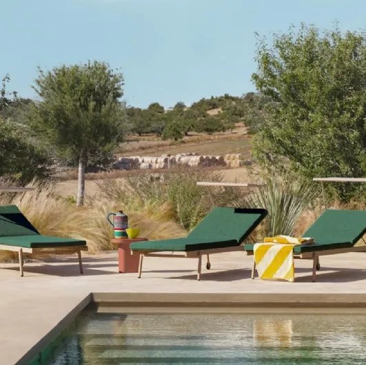 Sunbed Rail in metal with padded cushion by Pedrali.