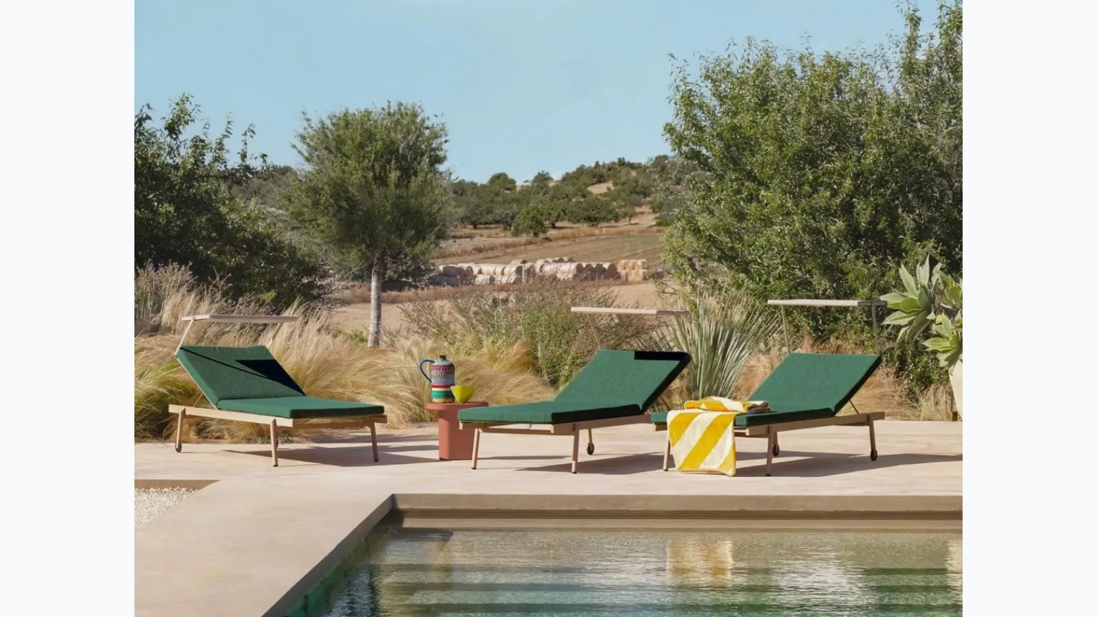 Sunbed Rail in metal with padded cushion by Pedrali.