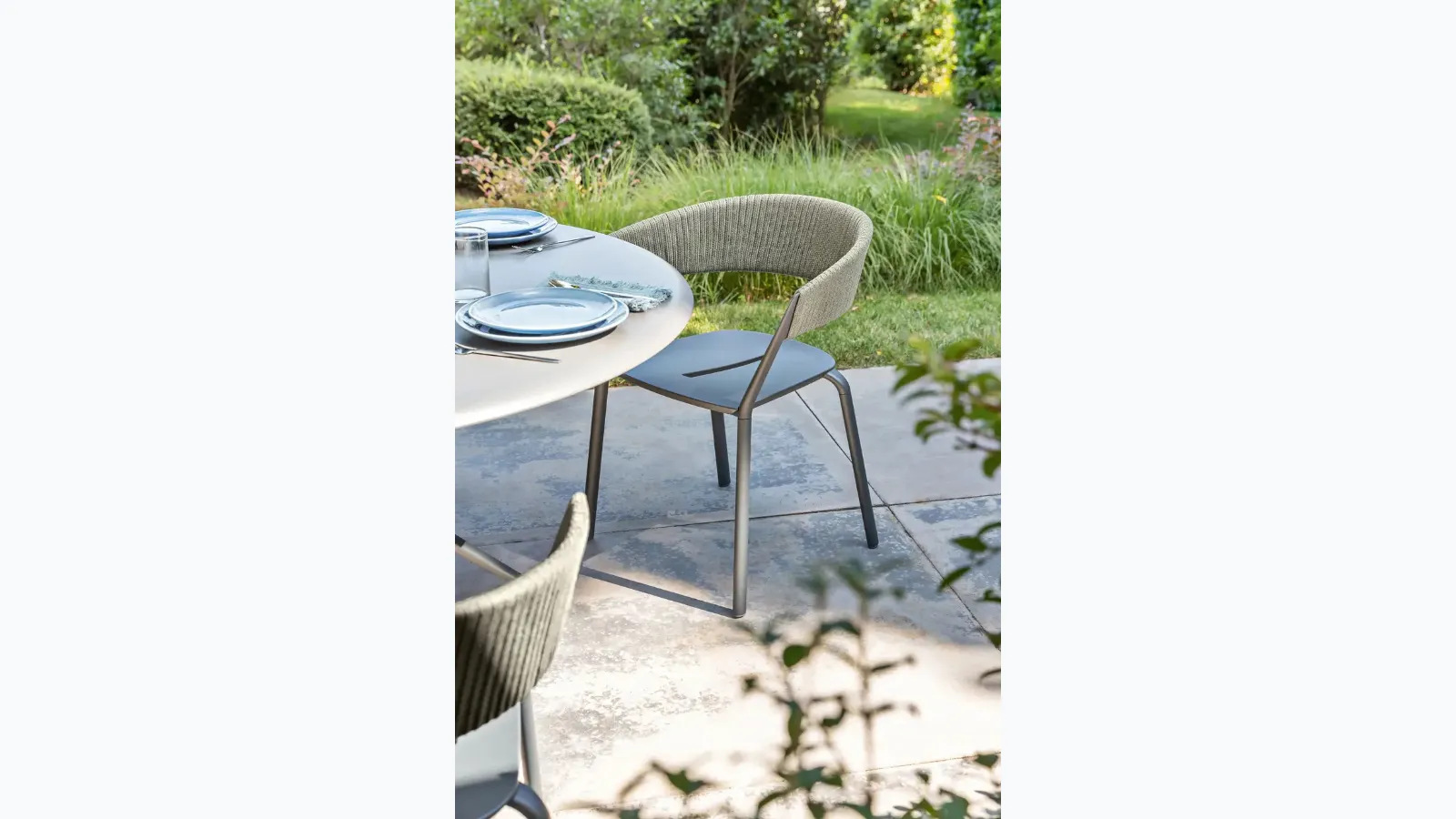 Aluminum chair Ria by Fast.