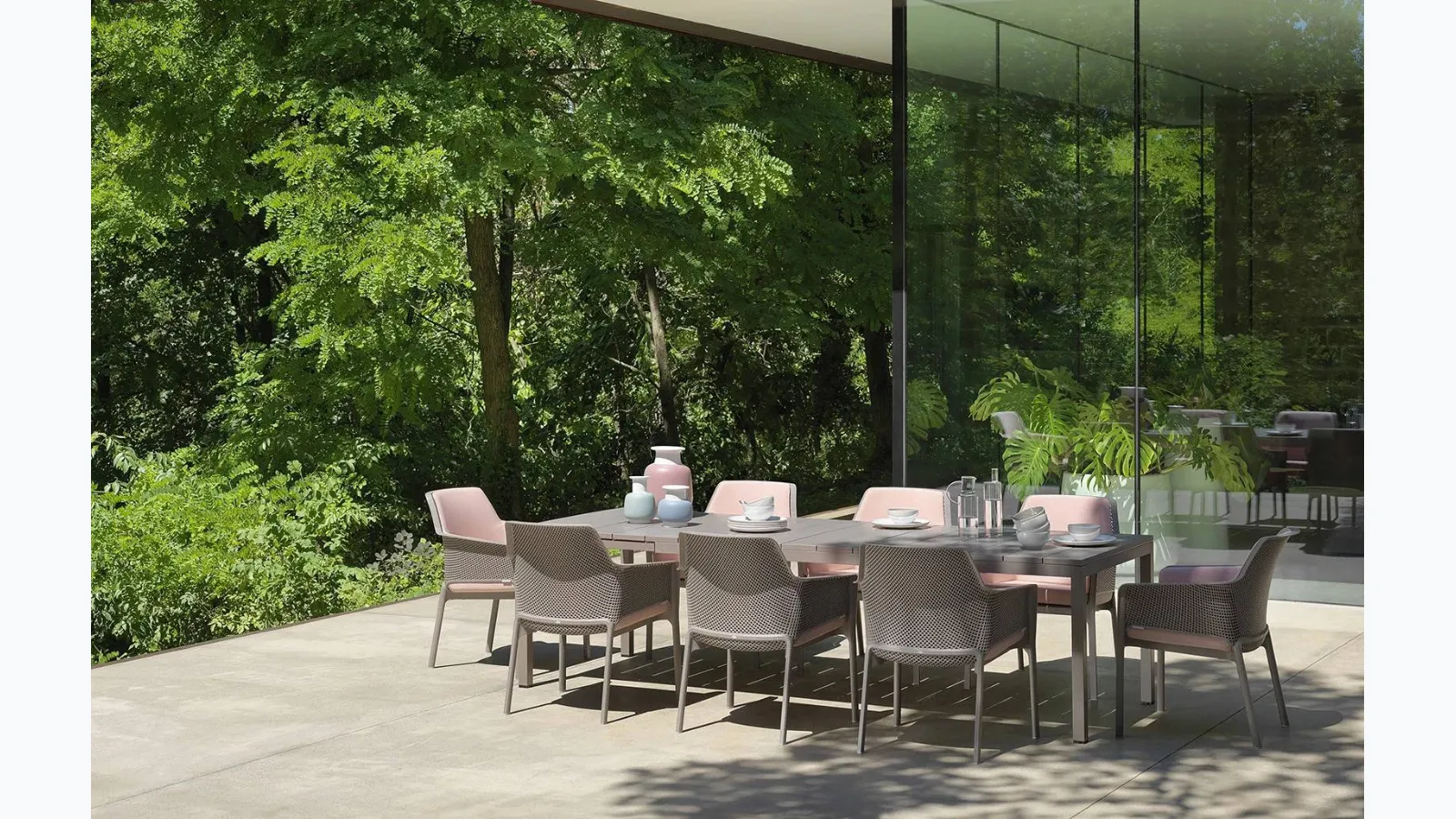 Rio resin table by Nardi