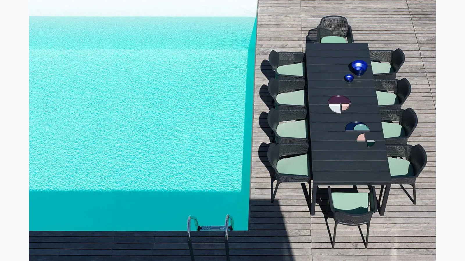 Rio resin table by Nardi