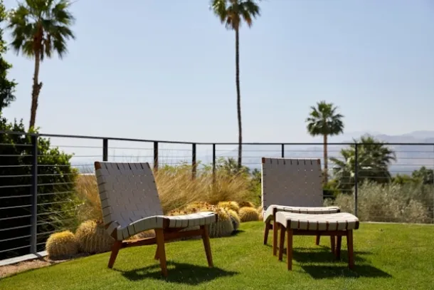 Risom Outdoor Pouf by Knoll