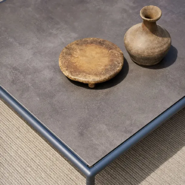 Porcelain stoneware coffee table Roè by Fast