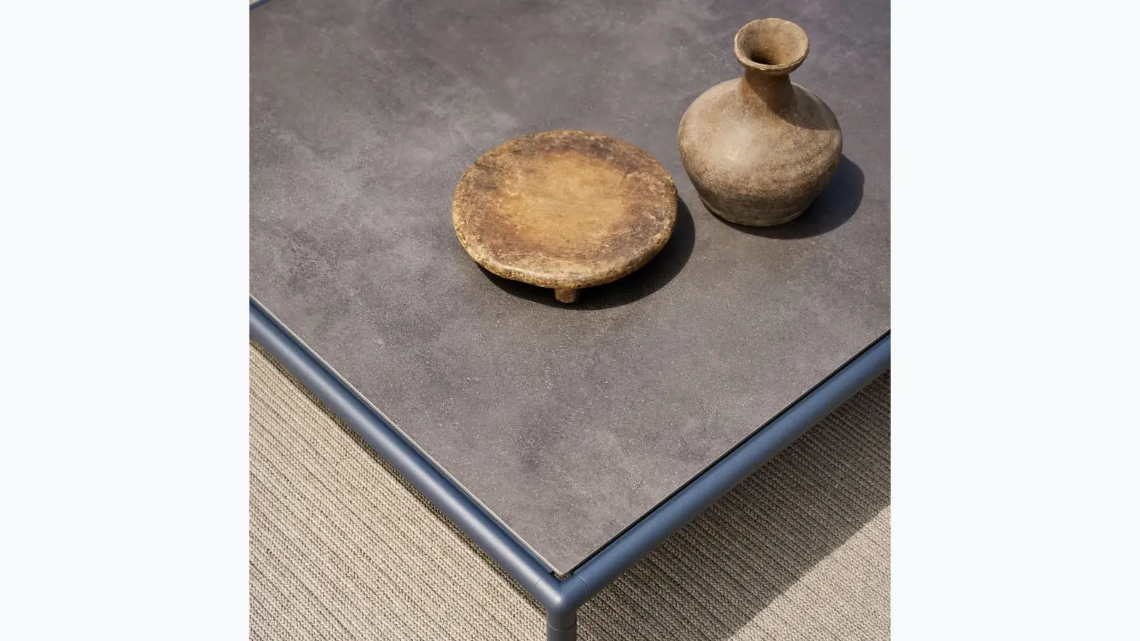 Porcelain stoneware coffee table Roè by Fast