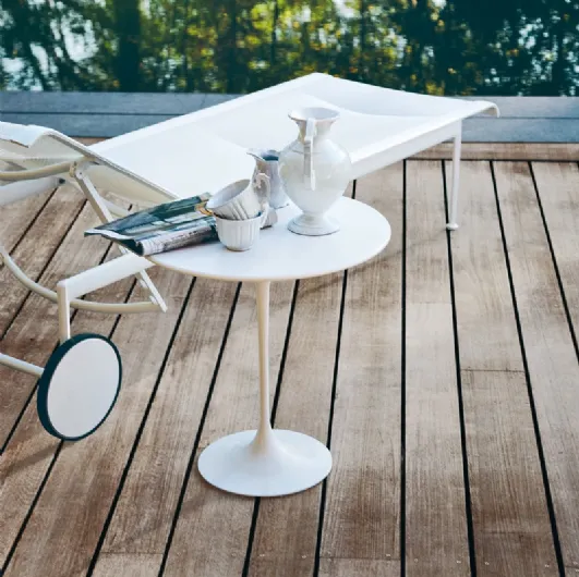 Saarinen Side Table by Knoll