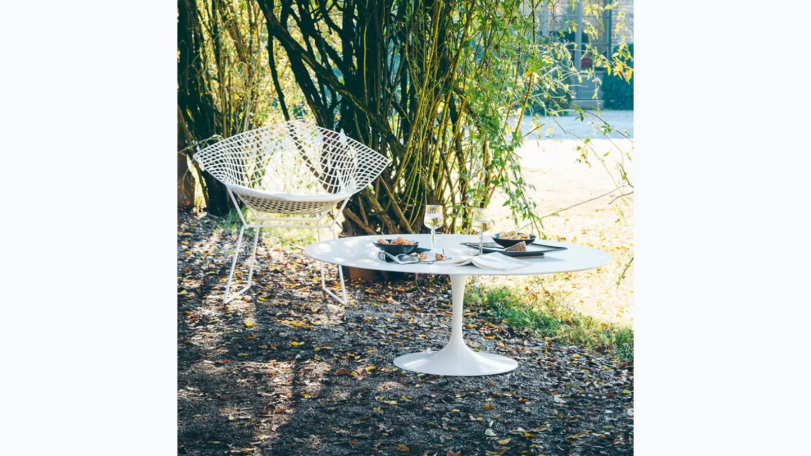 Knoll Saarinen Side Table