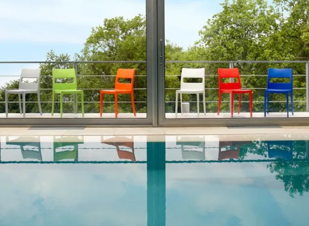 Garden chair in reinforced technopolymer with fiberglass available in various colors by Scab Design.