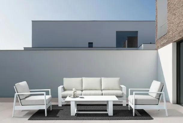 Baltic living room in aluminum and fabric by Bizzotto