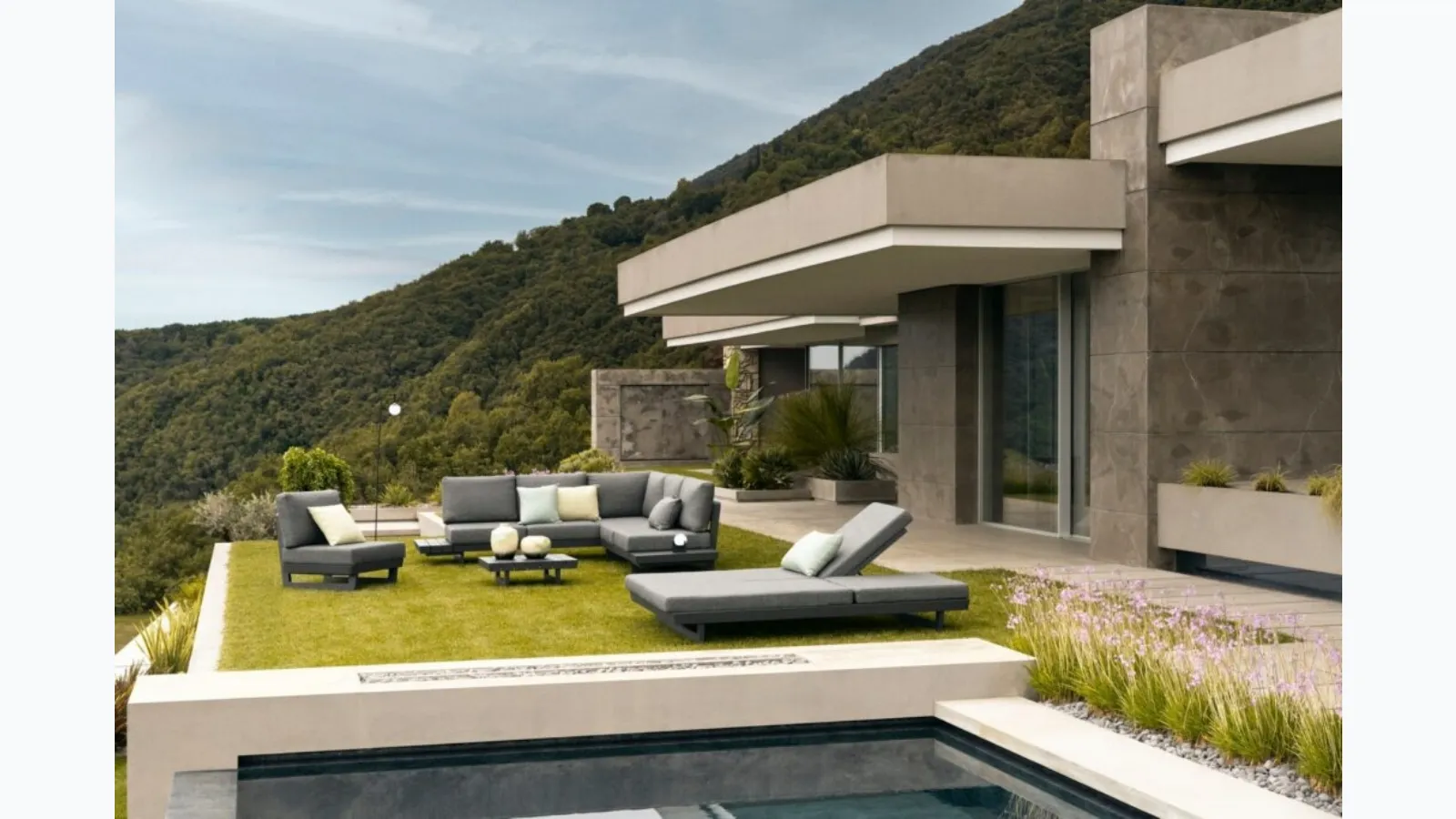 Infinity Living Room in painted aluminum by Bizzotto