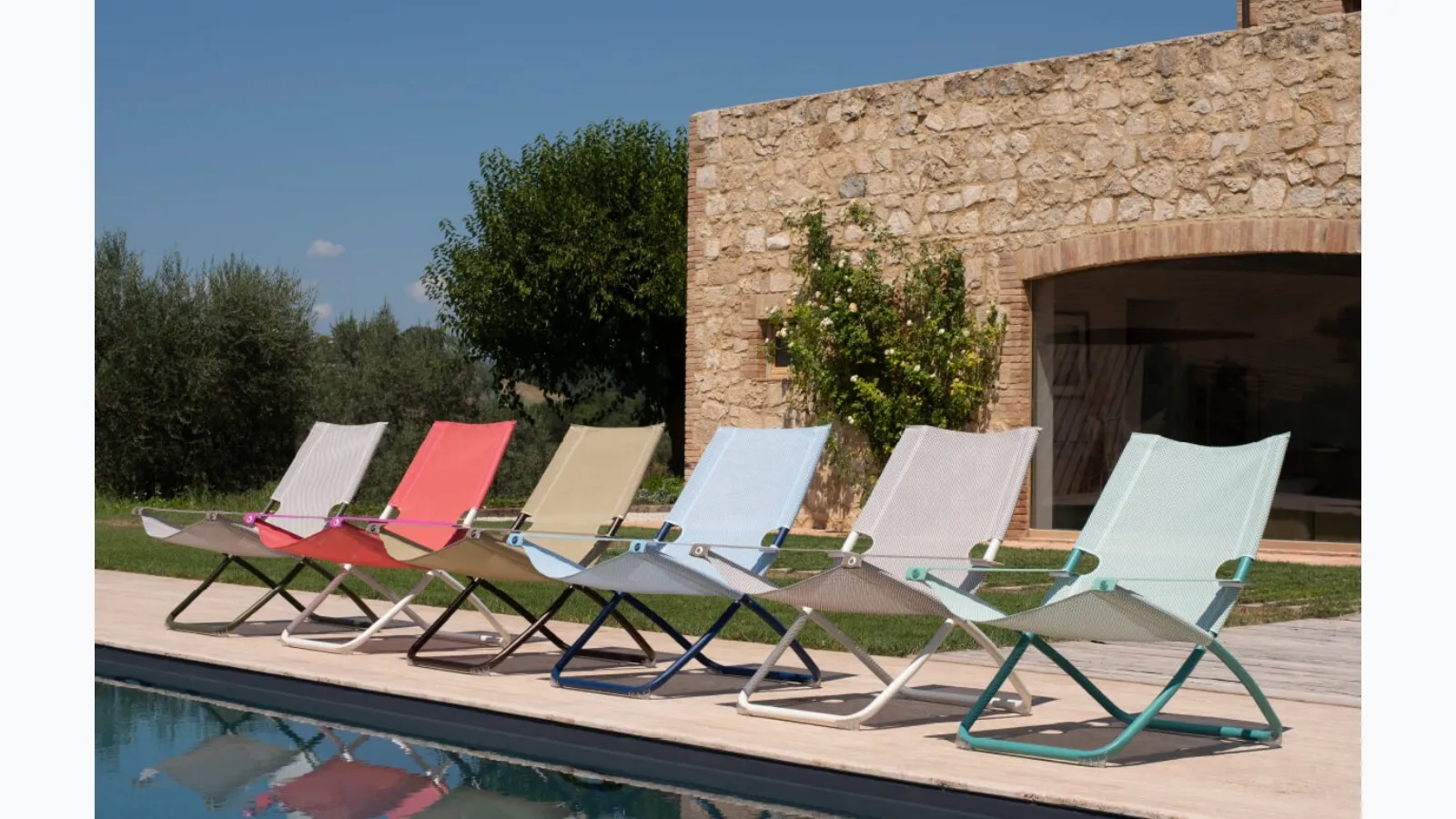 Emu's Snooze Deck Chair