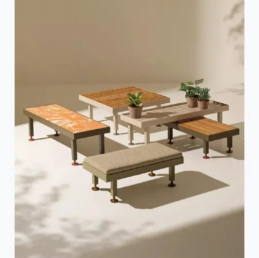 Tavolini Seeds in cotto o teak by Ethimo