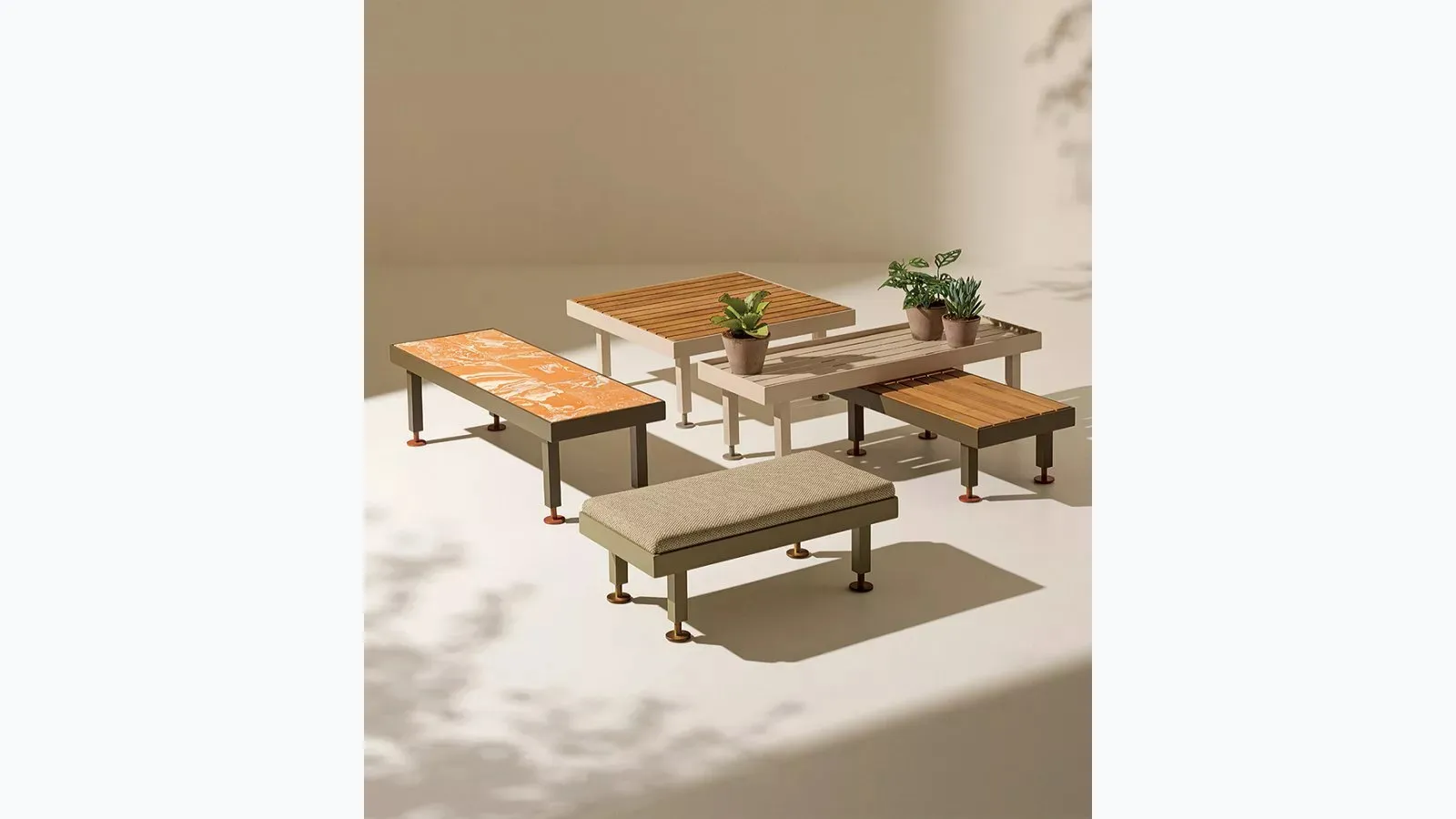 Tavolini Seeds in cotto o teak by Ethimo