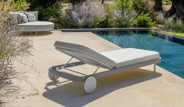 Fabric and aluminum sun lounger Slam Rope by Talenti.