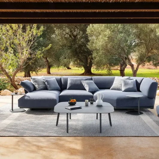 Solaris Evo sofa by Fast