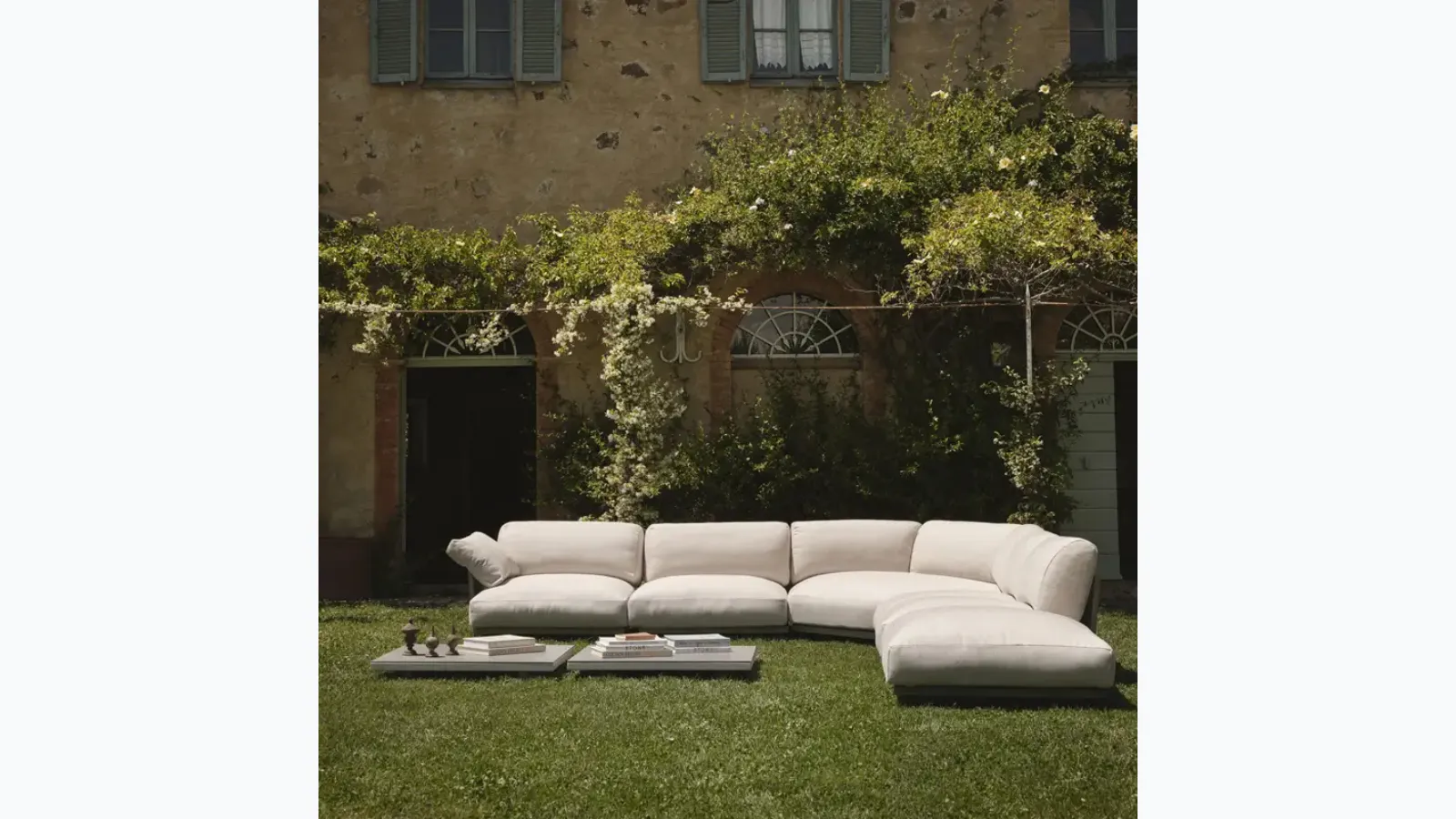 Solaris Evo sofa by Fast