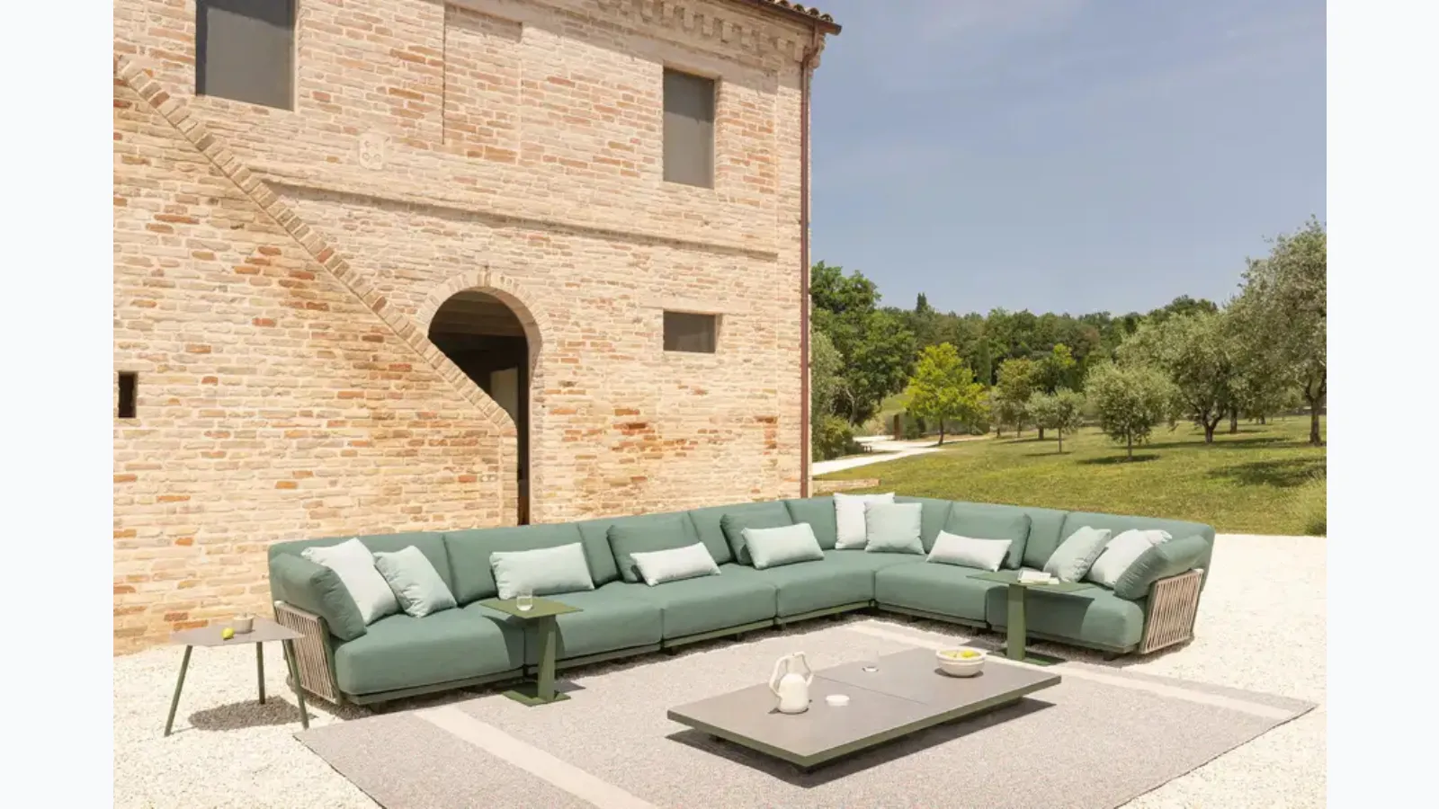 Outdoor lounge Solaris by Fast