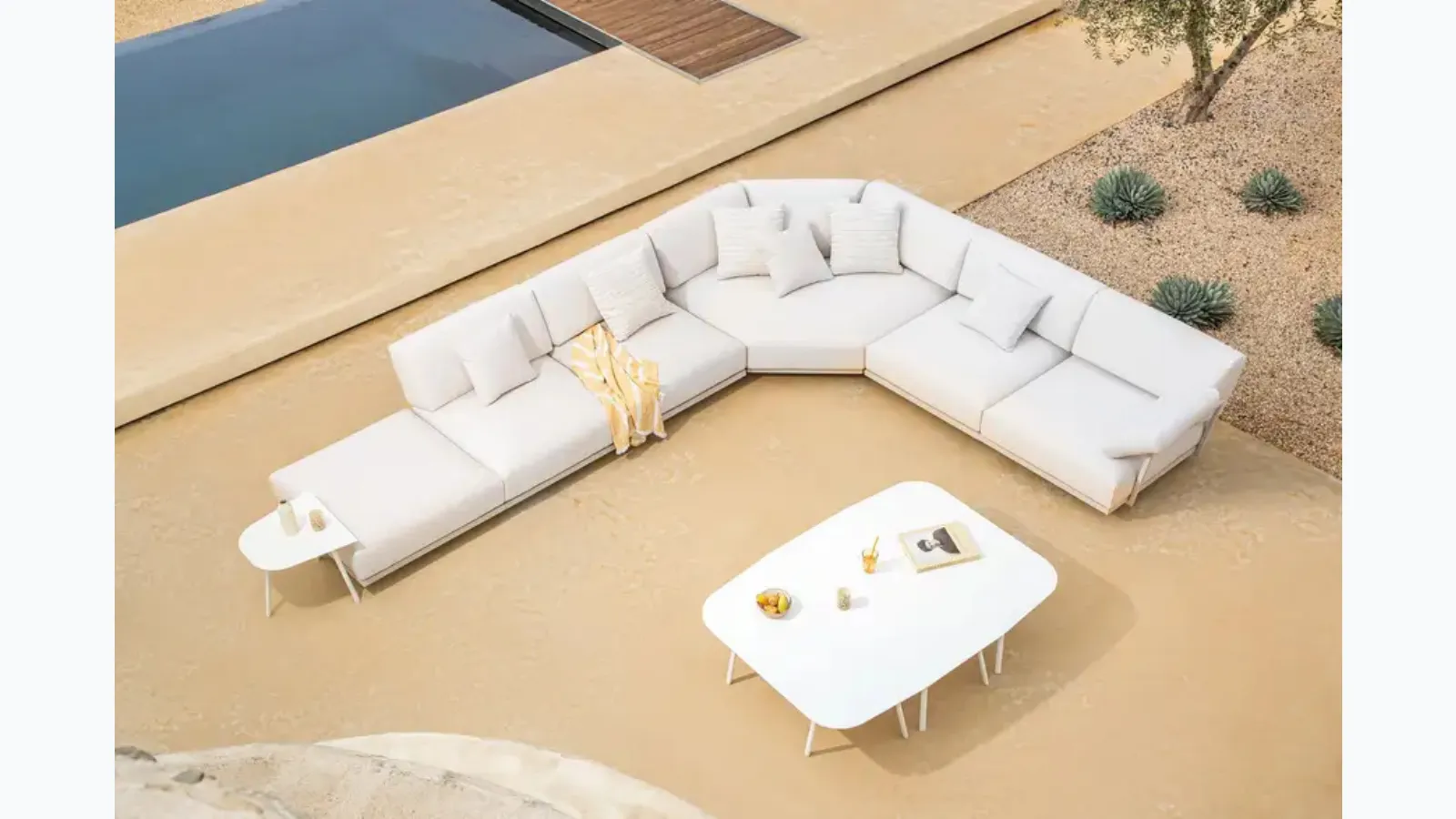 Outdoor lounge Solaris by Fast