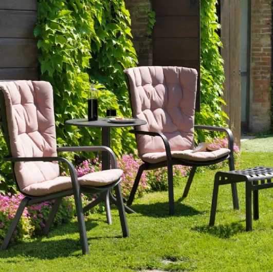 Outdoor table with a round top and three-legged base Spritz by Nardi