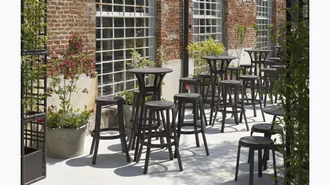 Stack outdoor plastic stools by Nardi