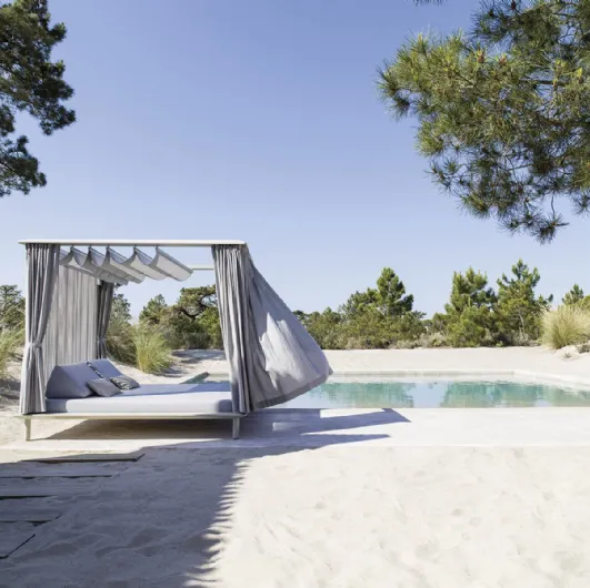 Aluminum and fabric Sunmoon gazebo by Varaschin.