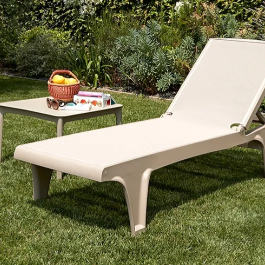 Sunbed with breathable fabric and thermoplastic frame Tahiti by Scab Design.
