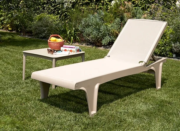 Sunbed with breathable fabric and thermoplastic frame Tahiti by Scab Design.