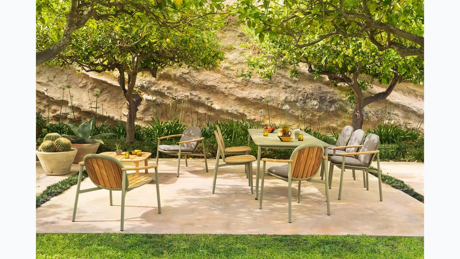 Table and chairs Twins by Emu