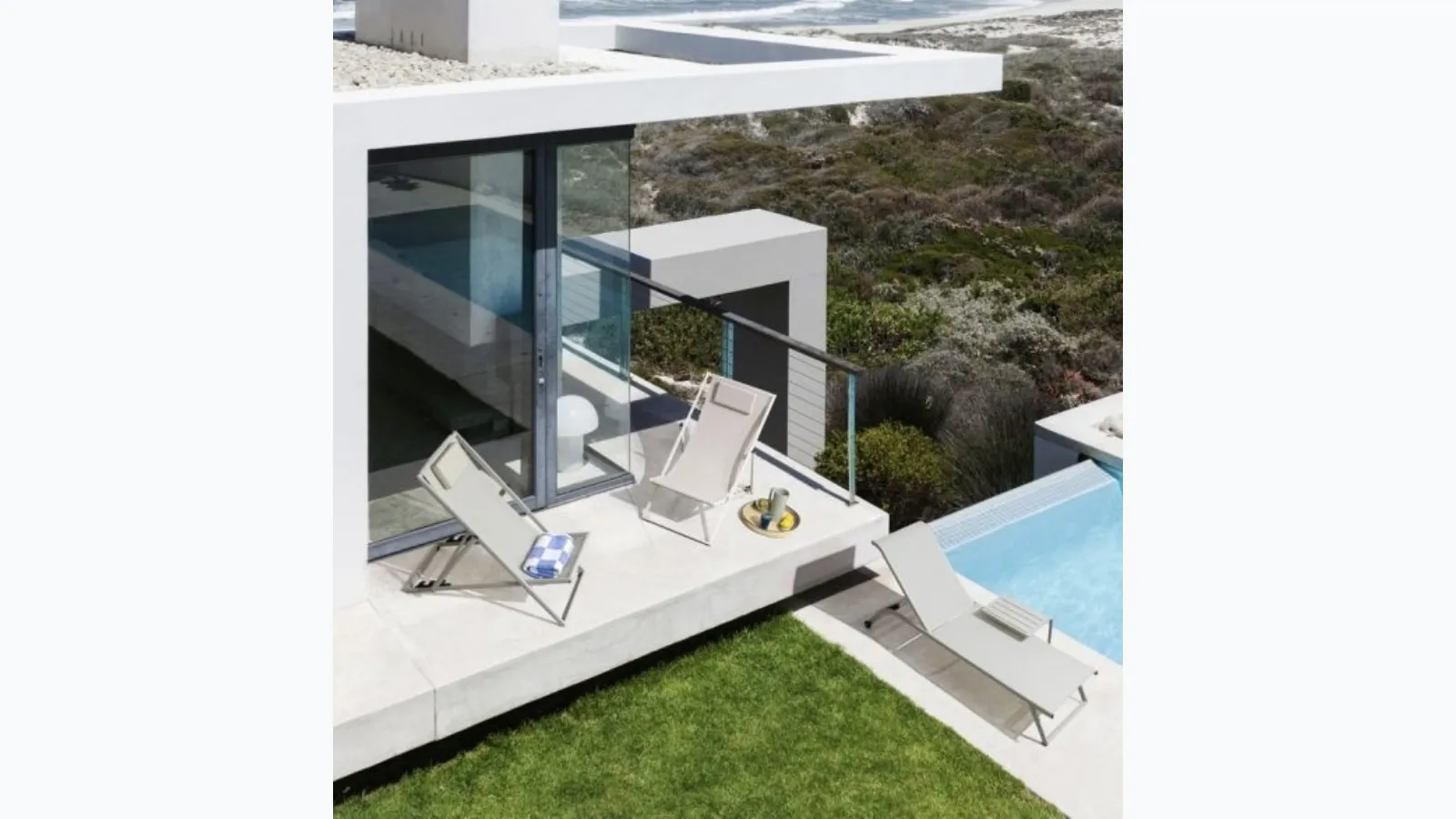Taylor sunbed and deckchair by Bizzotto
