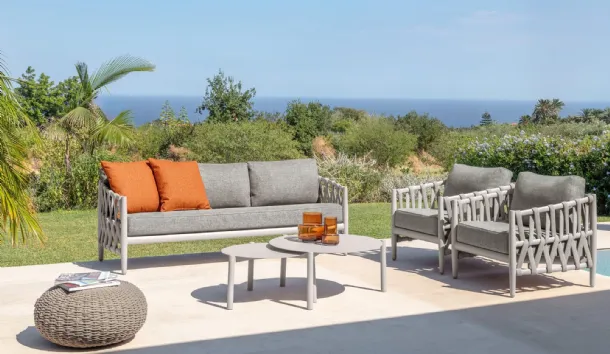 Tess outdoor furniture by Talenti.