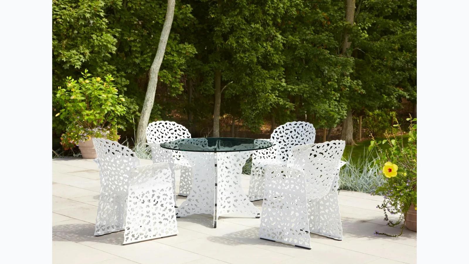 Topiary® Dining Table by Knoll