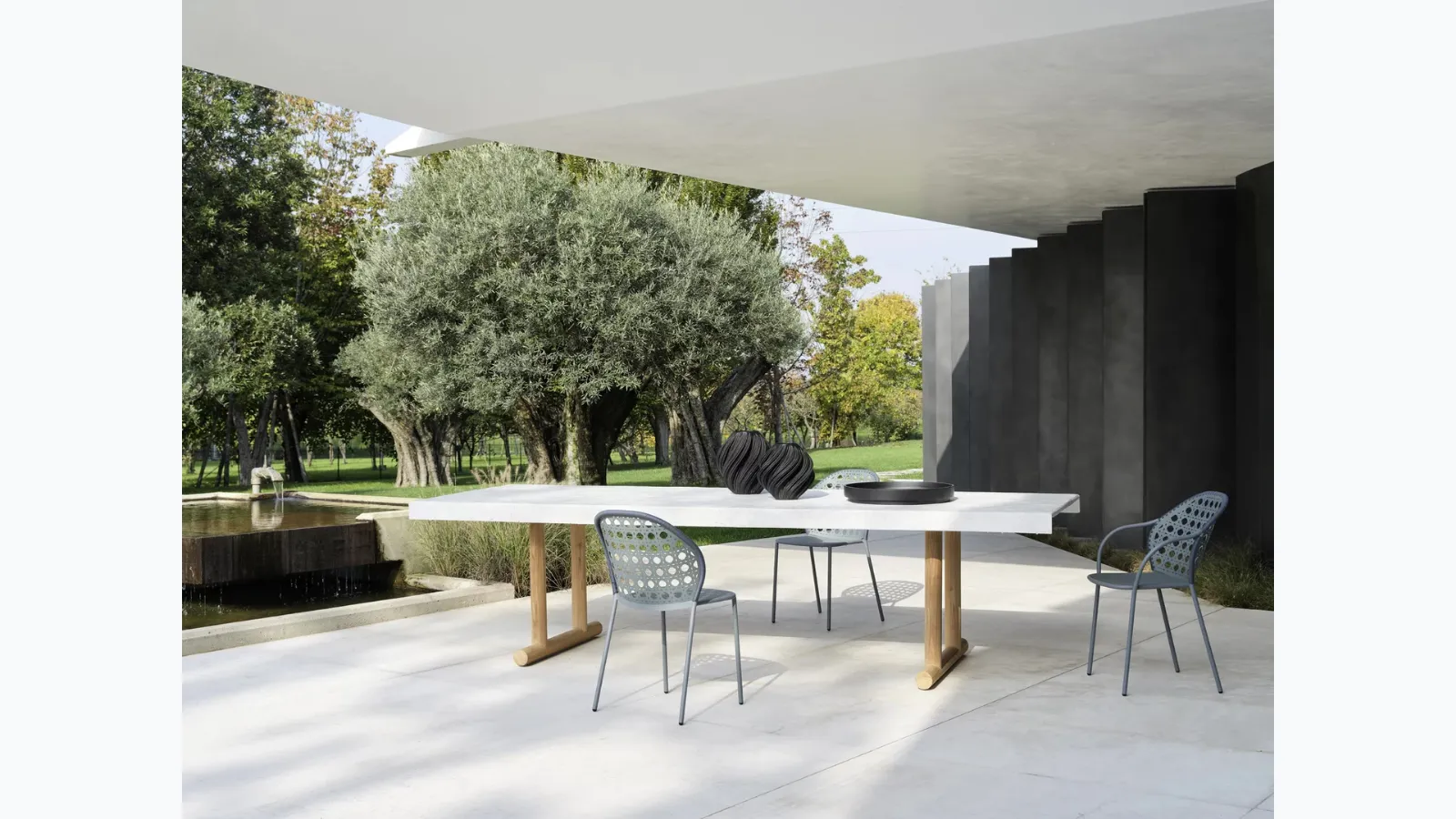 Torii Table by Gervasoni