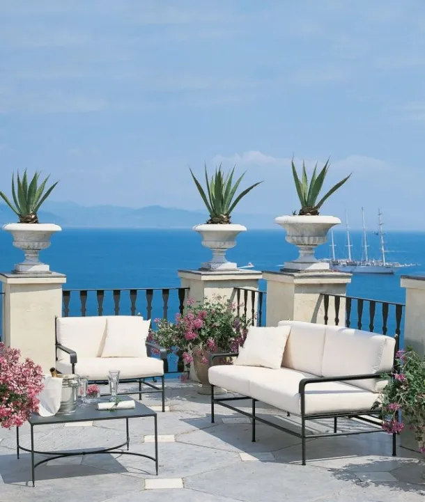 Tuscany outdoor iron furniture by Unopiu