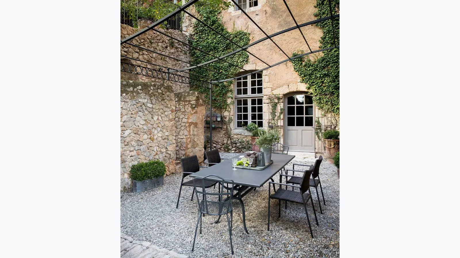 Tuscan iron table by Unopiu