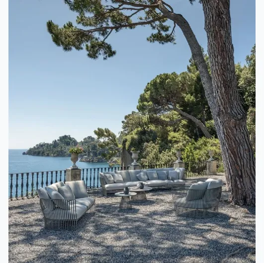 Outdoor lounge in aluminum and Venexia fabric by Ethimo.