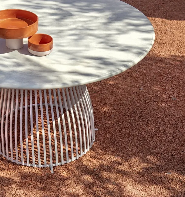 Round Venexia table by Ethimo