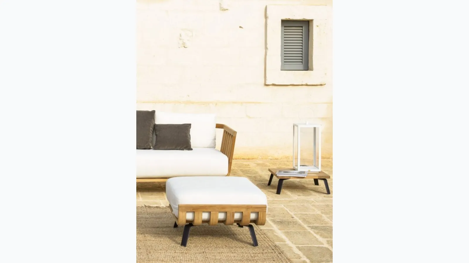 Pouf Welcome in teak and upholstered fabric by Unopiu