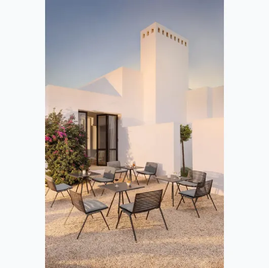 Lounge chair Zebra by Fast