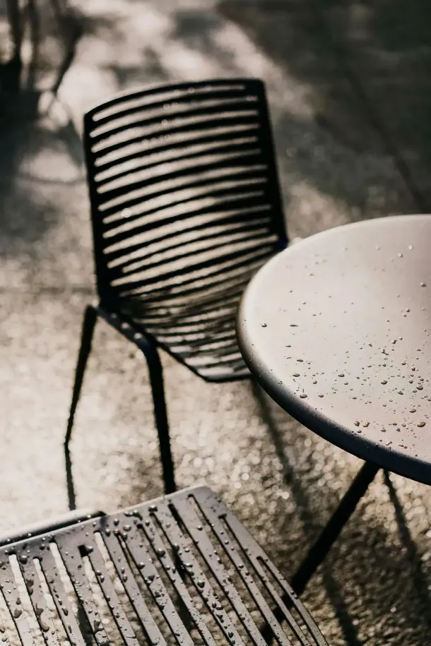 Zebra chair by Fast.