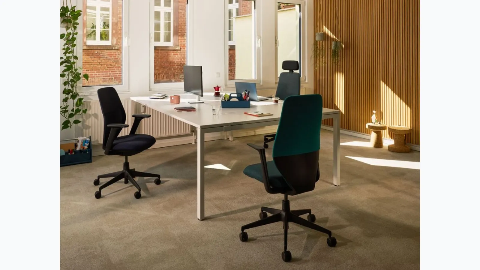 ACX Pad Operating Seat by Vitra