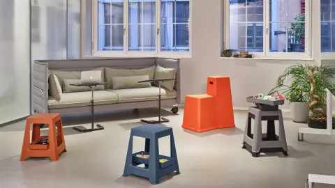 Guest and waiting sofa in Alcove Sofa fabric by Vitra.