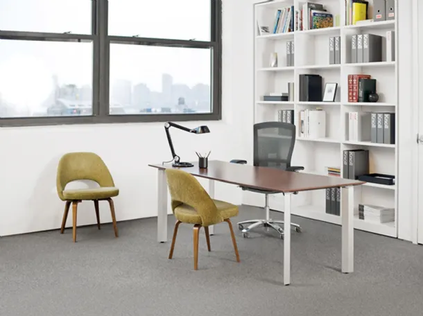 Knoll's Autostrada executive desk