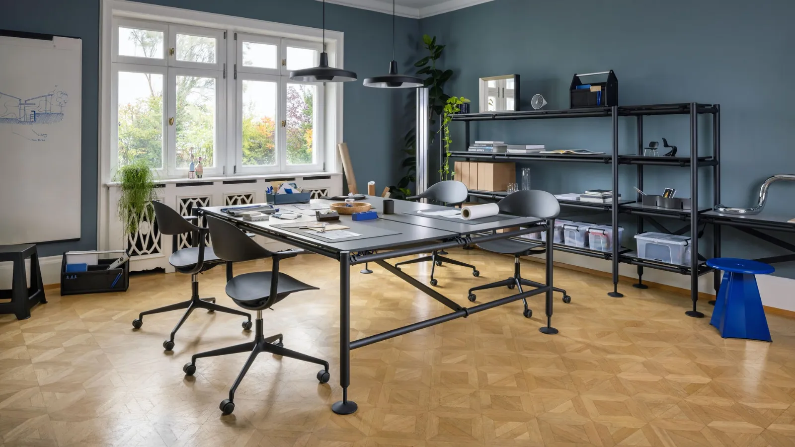 Vitra Operative Desk Comma