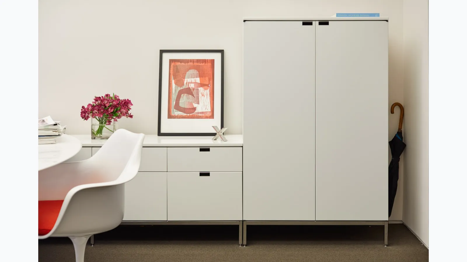Florence Knoll's Knoll Office Furniture in Italian translates to