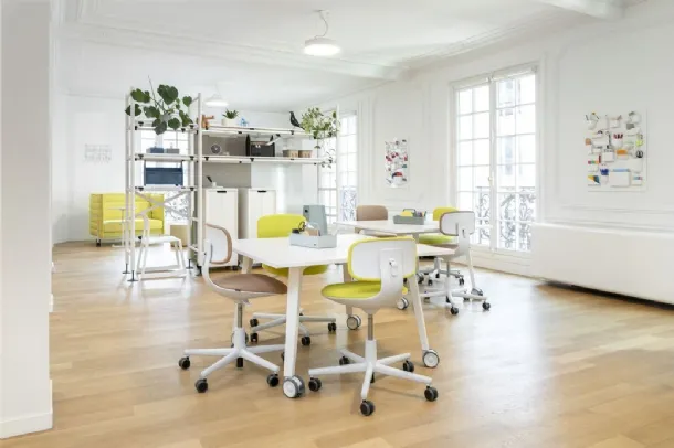 Joyn 2 Meet Vitra's operational desk