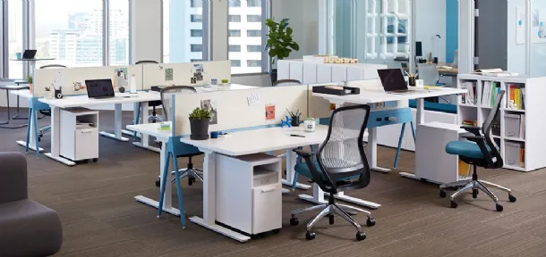 Knoll's K Stand Executive Desk