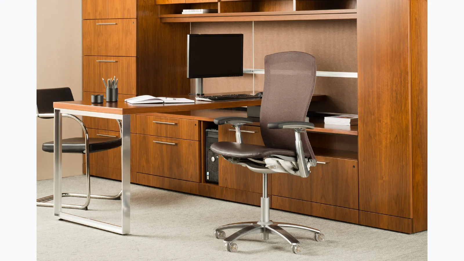 Operative Life Chair by Knoll