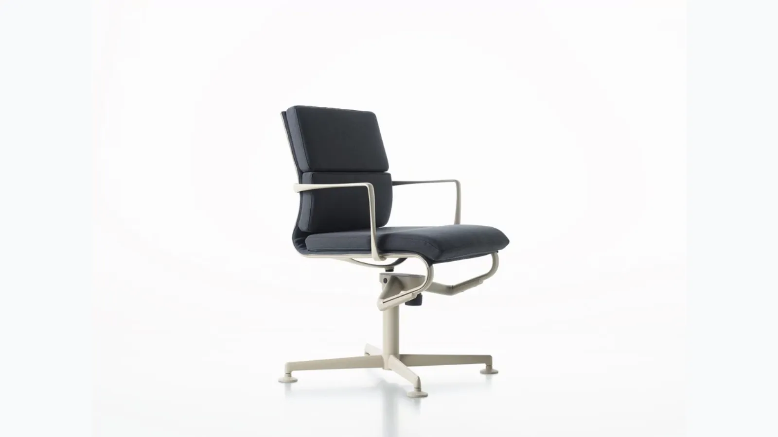 Meetingframe Soft operational chair by Alias.