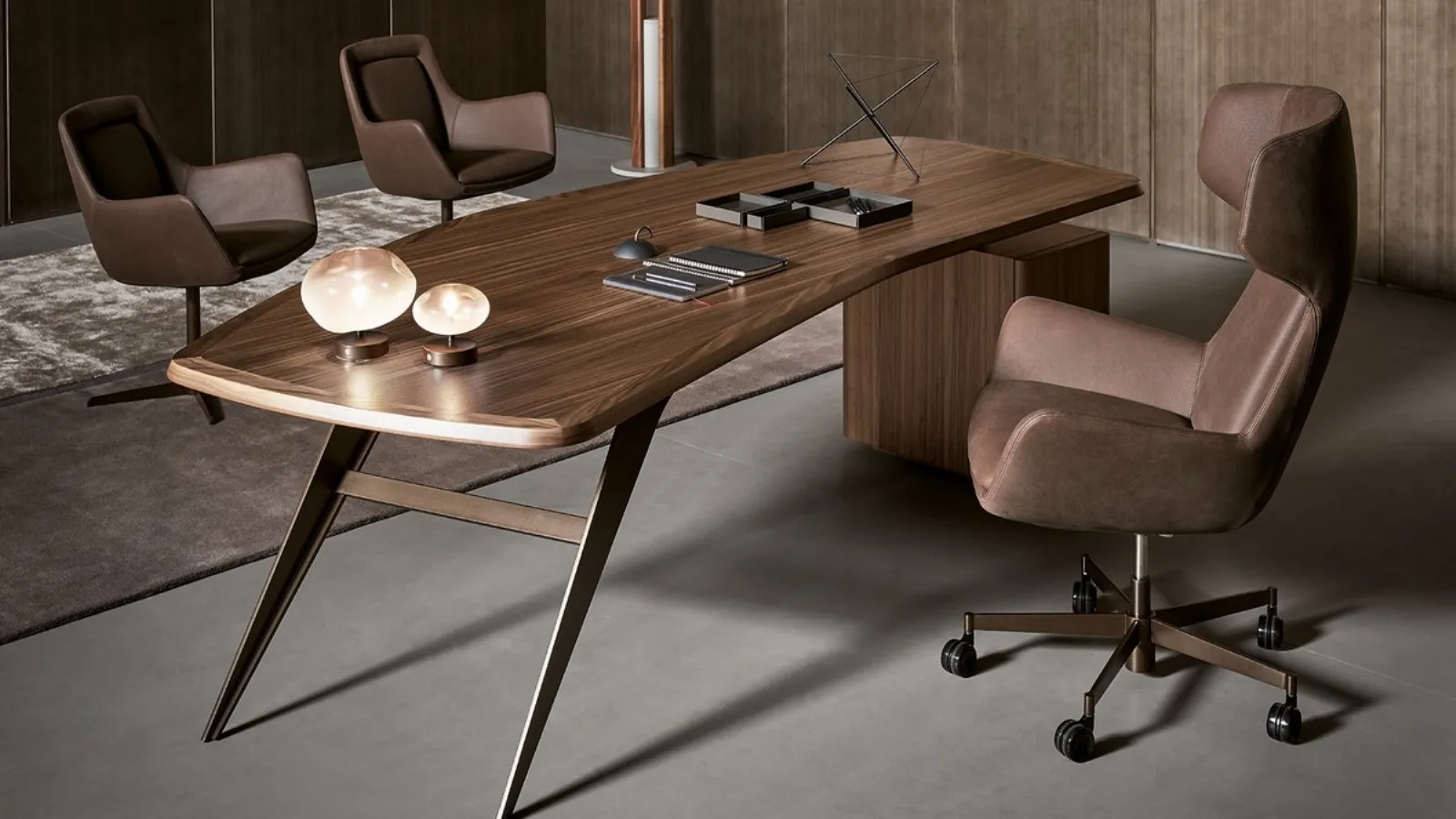 Newton Executive Armchair by Bonaldo