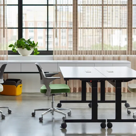 Knoll's Pixel Simplified Tables Operational Desk