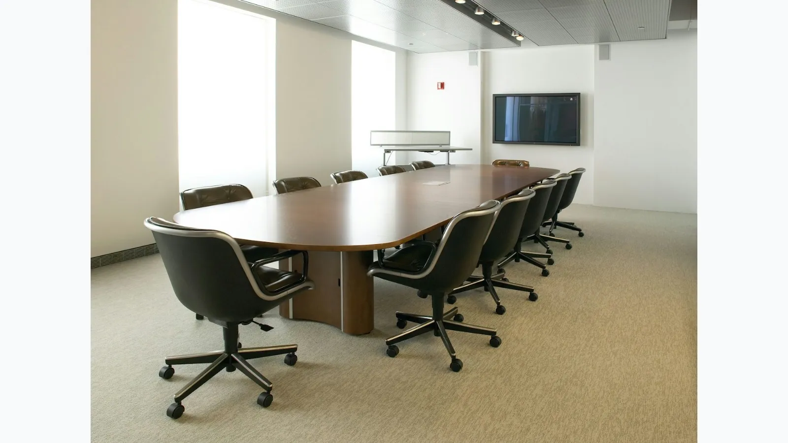 Propeller Conference Table by Knoll - Operative Desk.